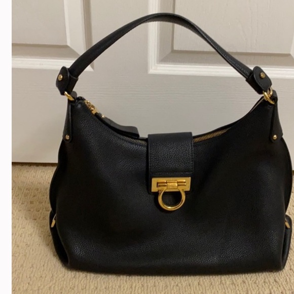 Salvatore Ferragamo Handbags - Salvatore Ferragamo leather handbag